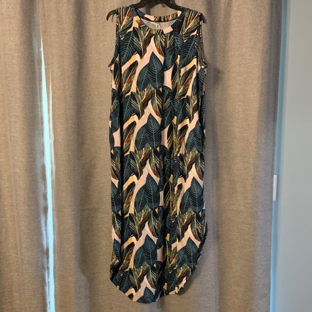 Tropical Leaf Print Sleeveless Maxi Dress